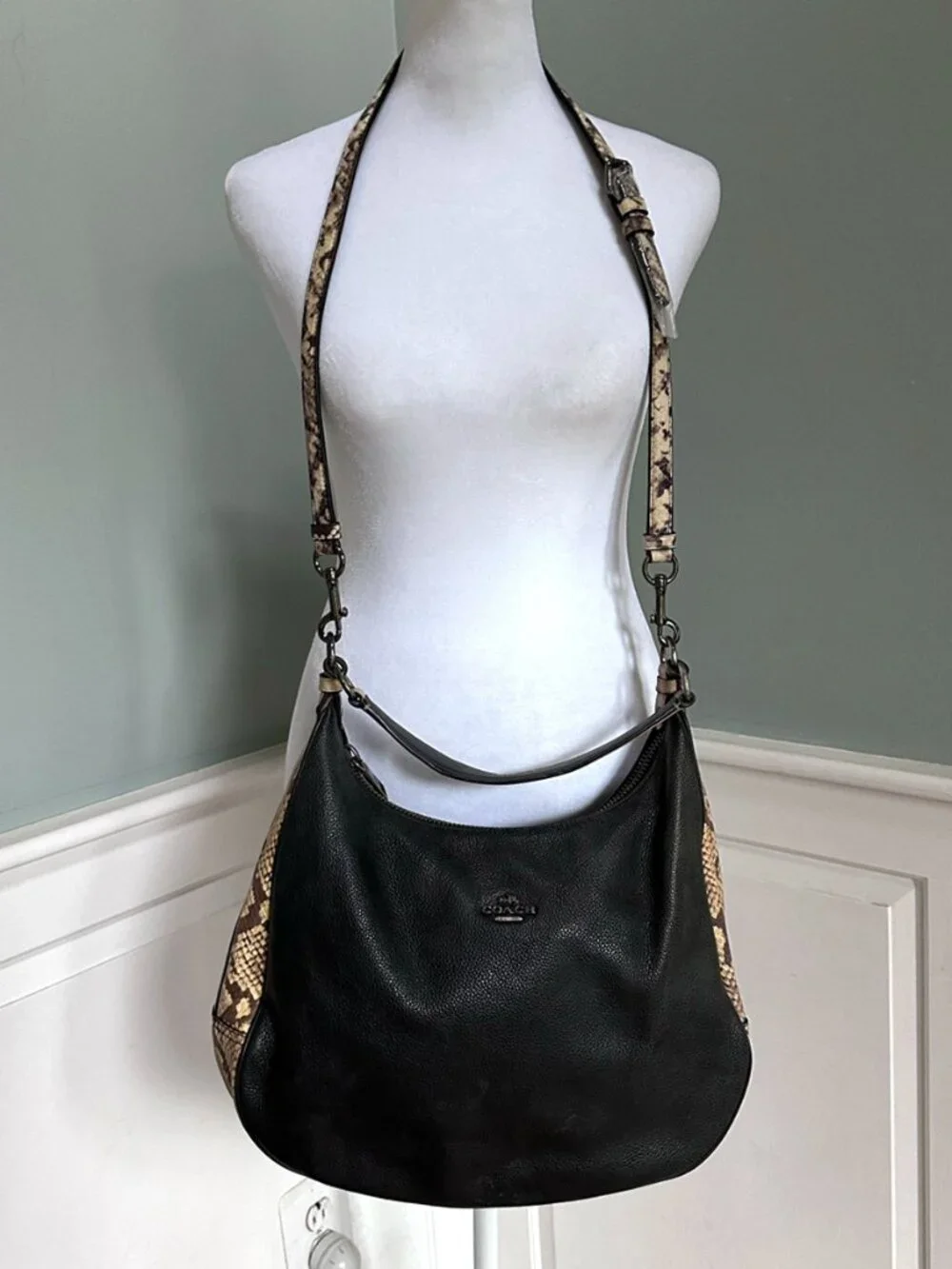 Coach Harley Hobo Crossbody Shoulder Bag Black & Snake Embossed Leather F57503